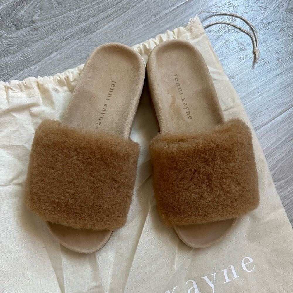 BRAND NEW JENNI KAYNE SHEARLING SLIDE